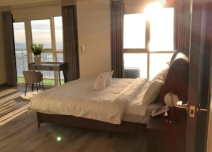 175 Sqm Luxurious Modern 3 Bedrooms Facing Bay Sunset, Airports, Okada, Solaire, Moa *