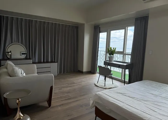 175 Sqm Luxurious Modern 3 Bedrooms Facing Bay Sunset, Airports, Okada, Solaire, Moa Manila